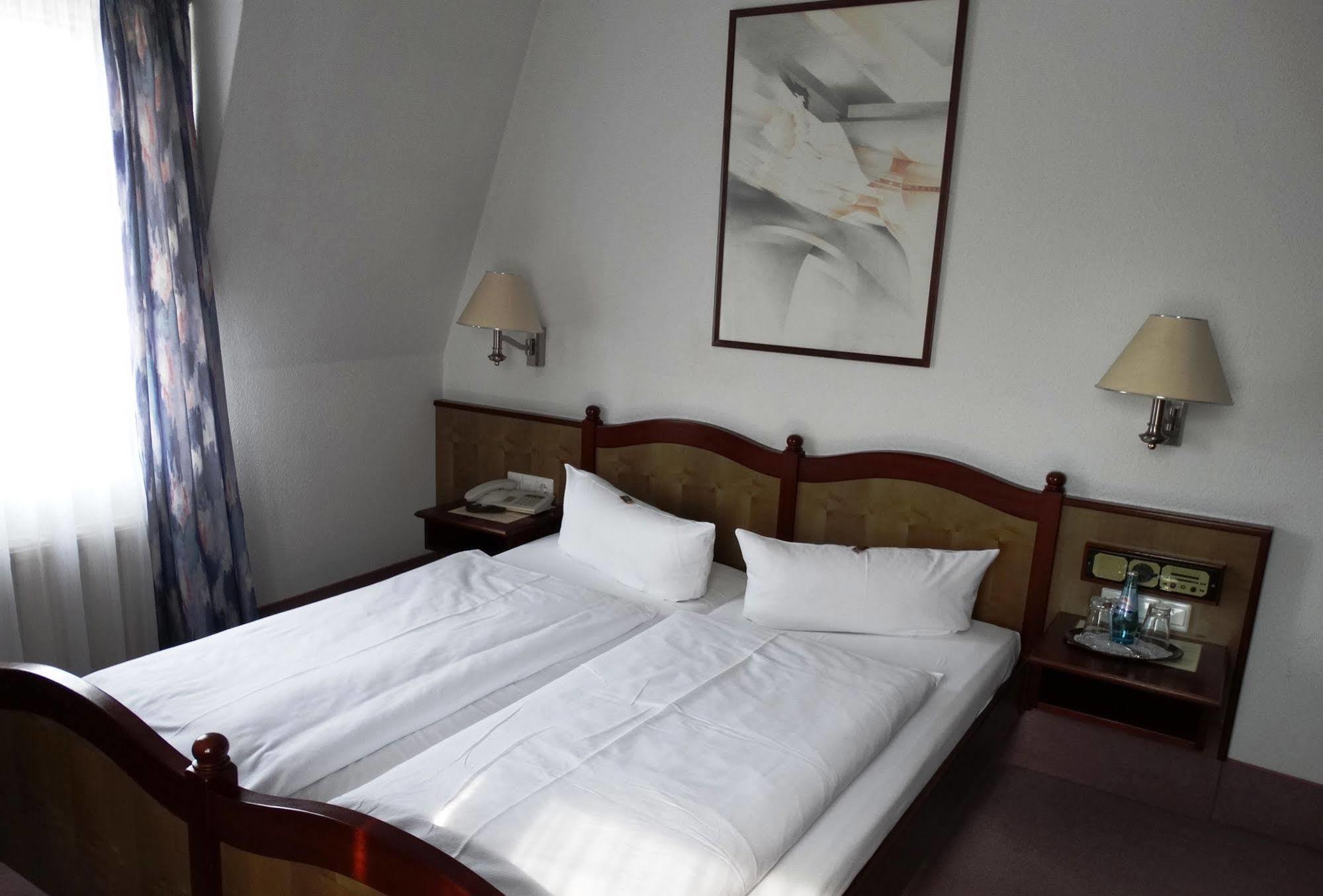 Hotel Villa Kipping Am Hauptbahnhof Dresde Exterior foto